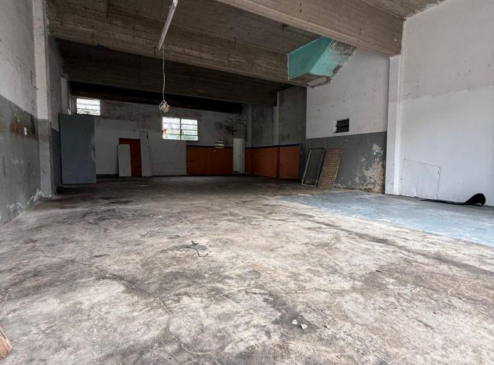 Depósito · 180m²