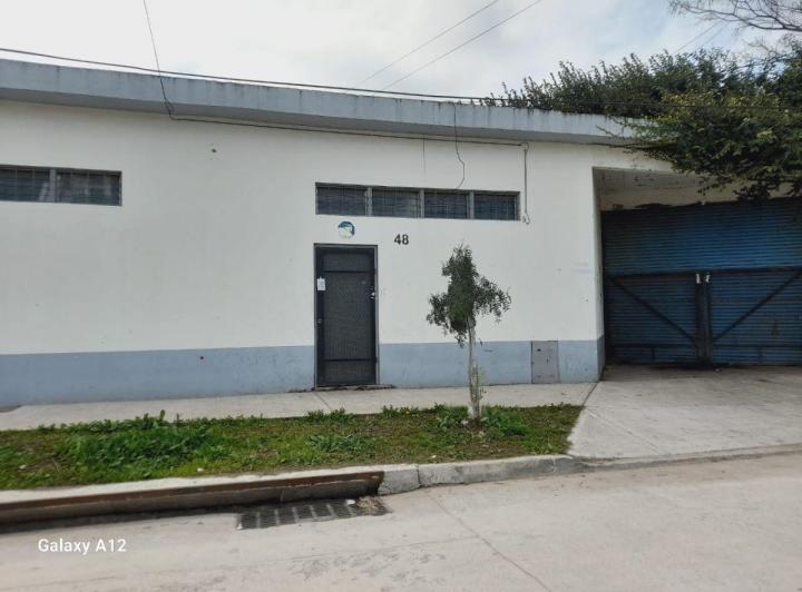 Bodega-Galpón · 330m² · 2 Ambientes · 7 Cocheras
