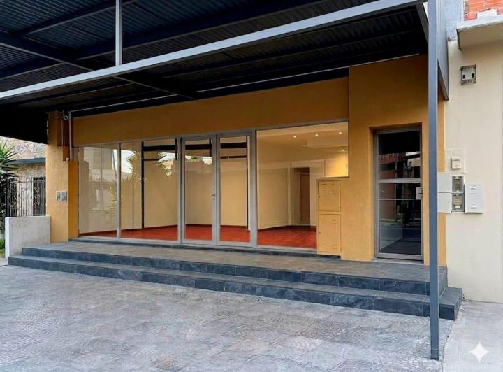 Local comercial · 160m² · 3 Ambientes