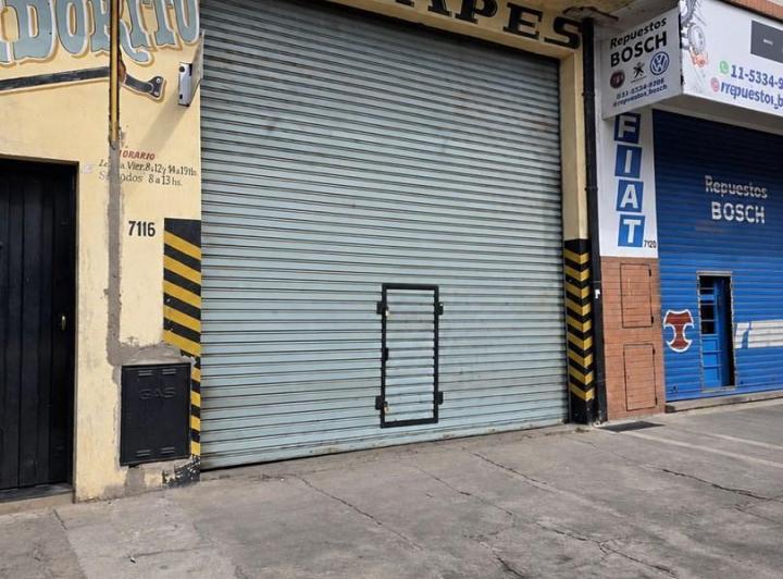 Local comercial · 144m²