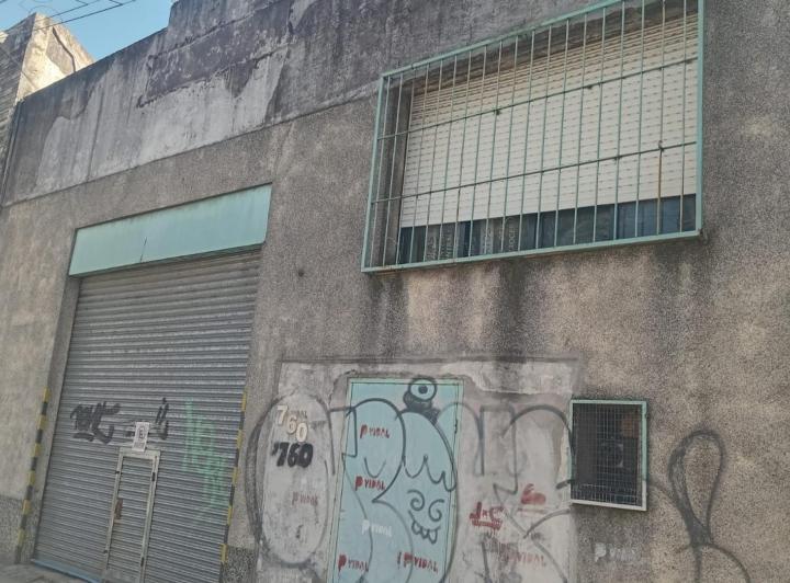 Bodega-Galpón · 300m² · 3 Ambientes