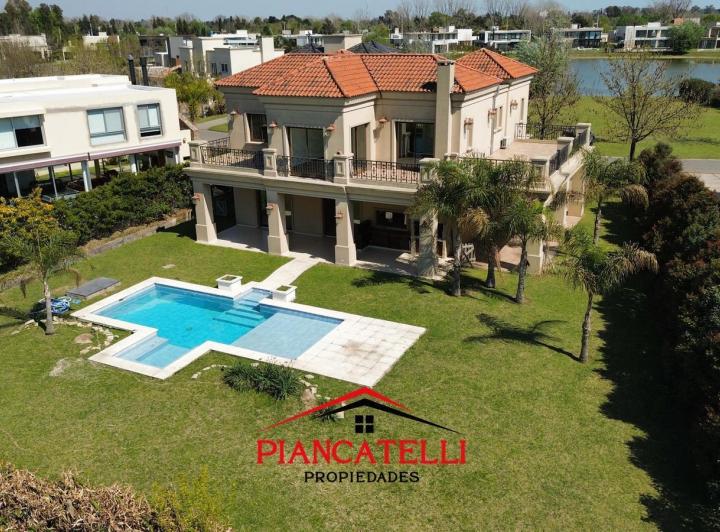 Casa · 334m² · 6 Ambientes · 6 Cocheras