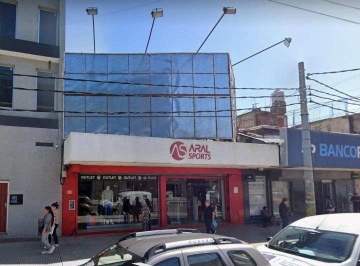 Local comercial · 700m²
