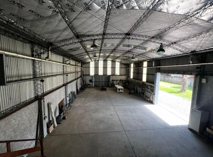 Bodega-Galpón · 850m² · 4 Ambientes