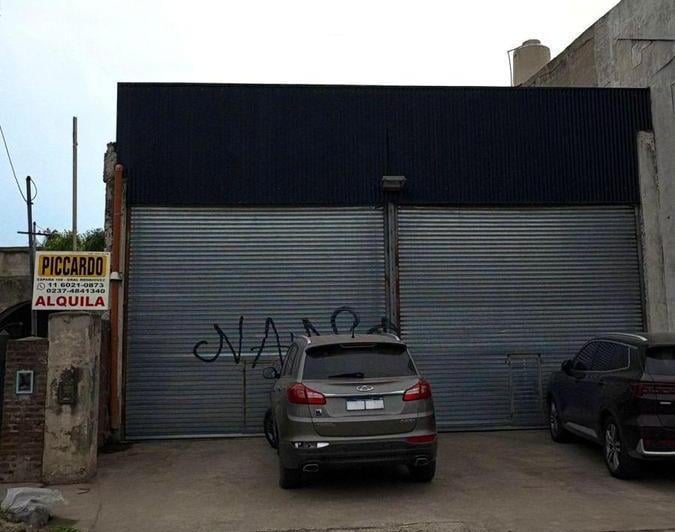 Bodega-Galpón · 200m² · 1 Ambiente · 2 Cocheras
