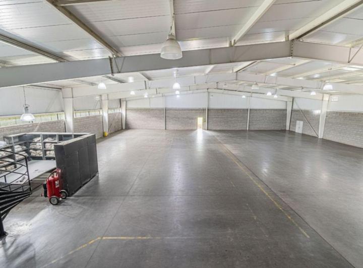 Bodega-Galpón · 900m²