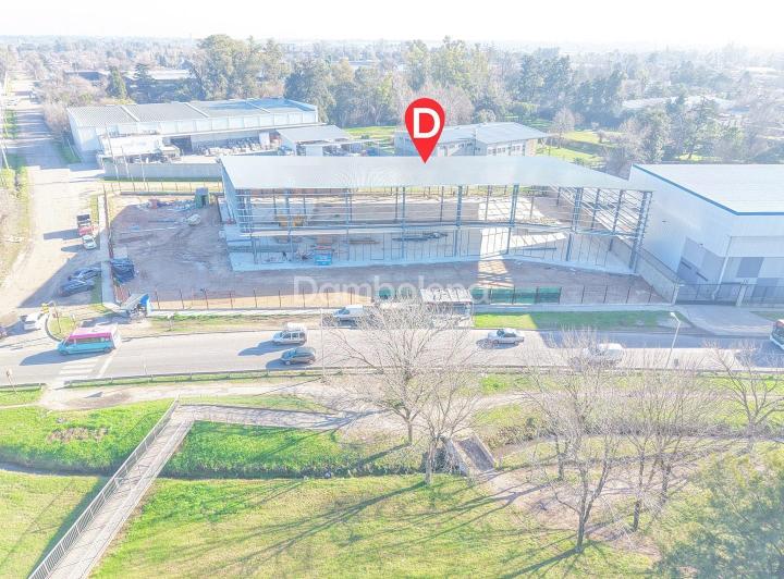 Local comercial · 2600m²