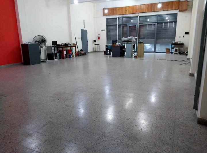 Local comercial · 130m²