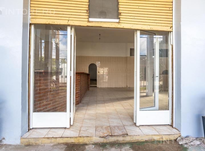 Local comercial · 211m²