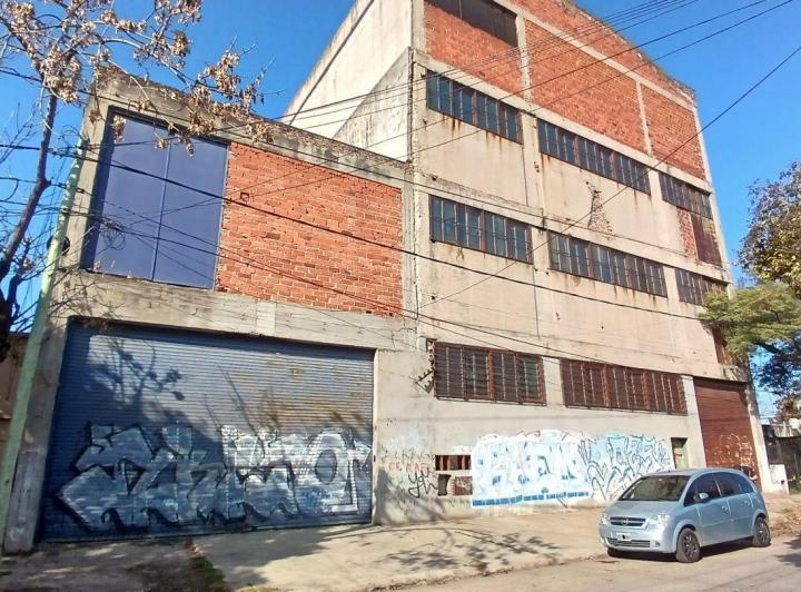 Bodega-Galpón · 2750m²