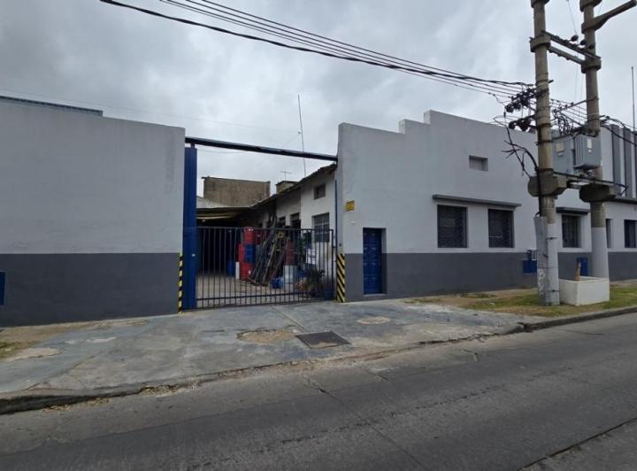 Depósito · 749m² · 3 Cocheras