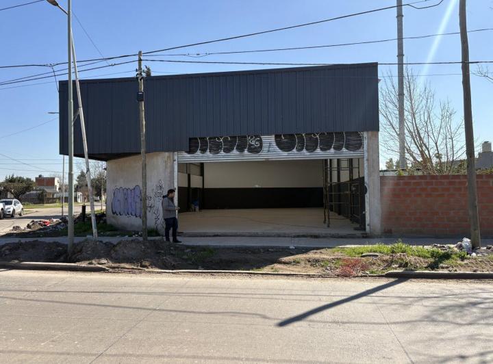 Local comercial · 300m² · 2 Ambientes · 1 Cochera