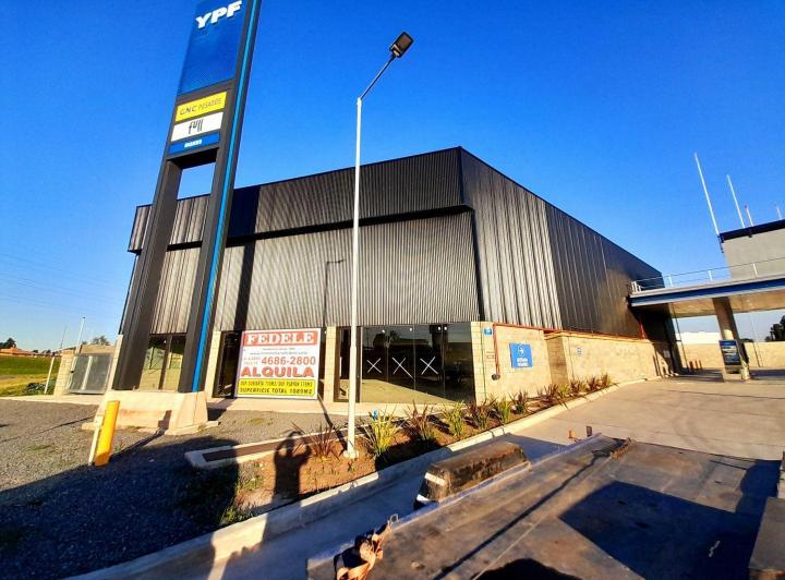 Local comercial · 711m²