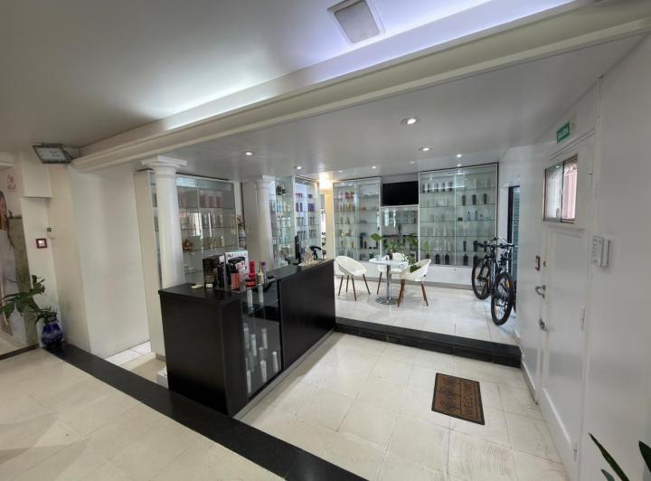 Local comercial · 114m²
