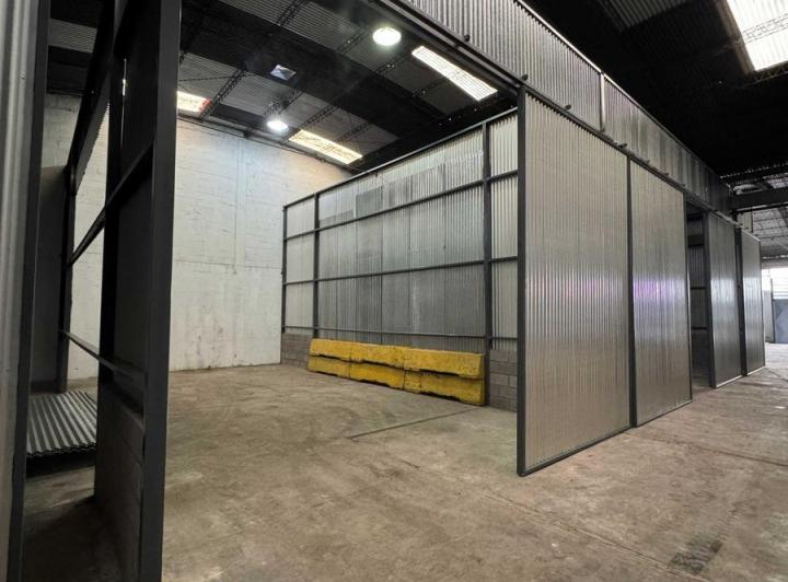 Bodega-Galpón · 55m² · 1 Ambiente · 20 Cocheras