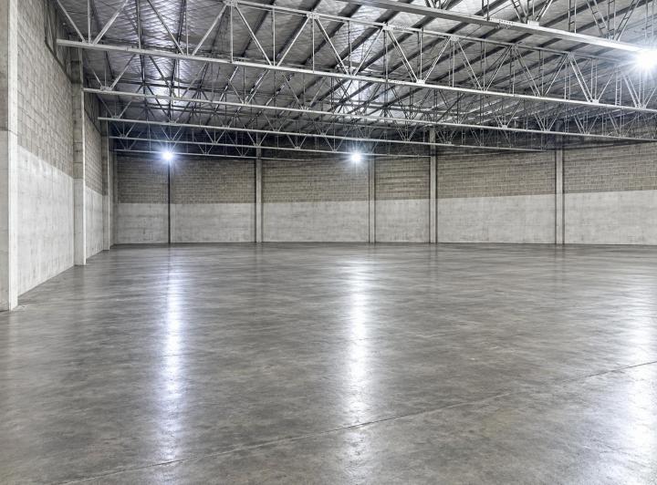 Depósito · 4500m² · 10 Ambientes · 5 Cocheras
