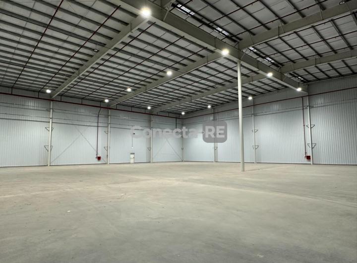 Depósito · 18000m²
