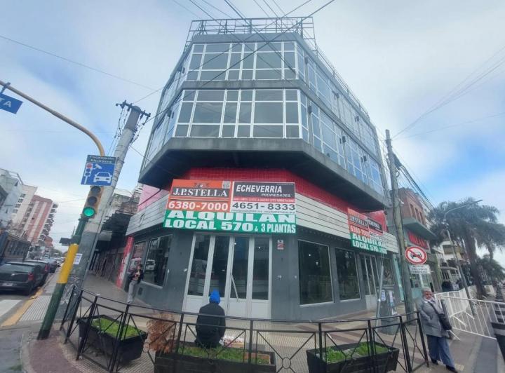 Local comercial · 570m²