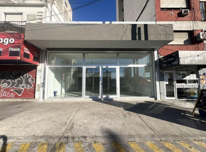 Local comercial · 223m²