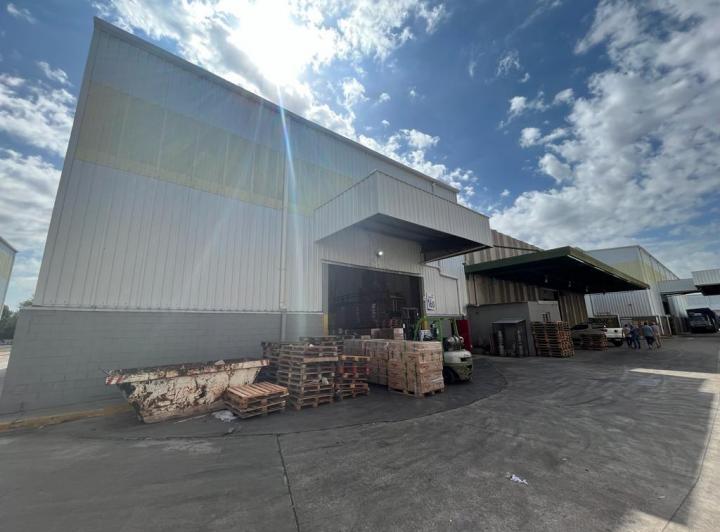 Depósito · 1871m²