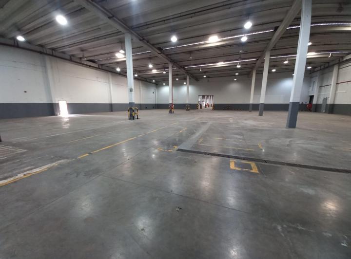 Depósito · 4927m²