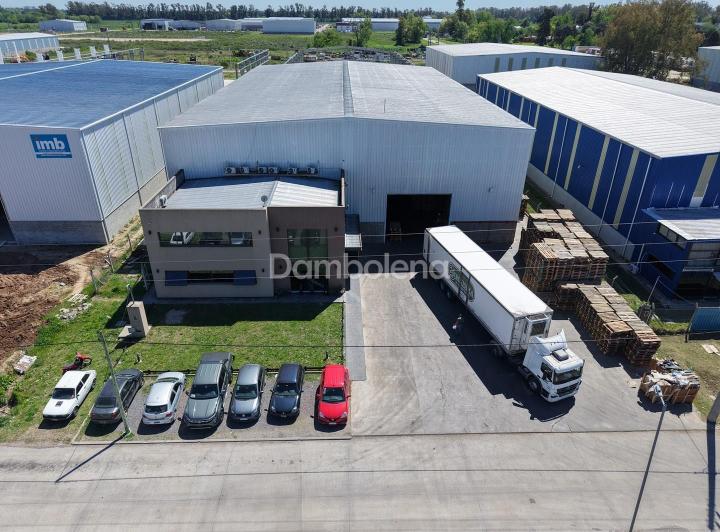 Depósito · 1800m²