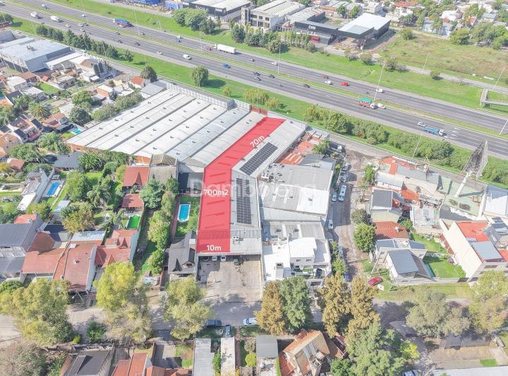 Local comercial · 700m²