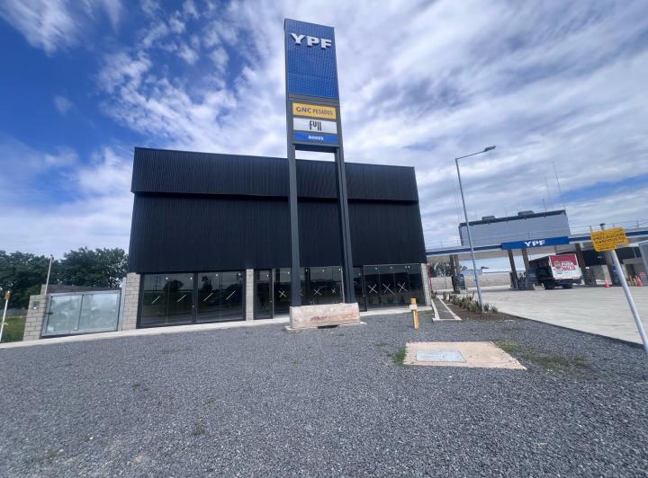 Local comercial · 711m²