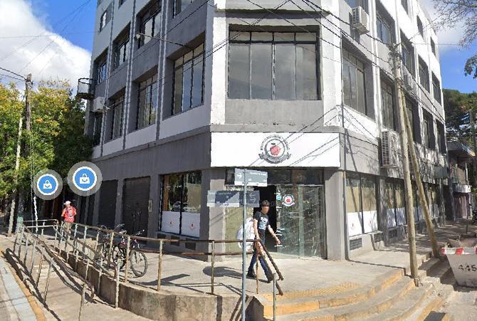 Local comercial · 718m²