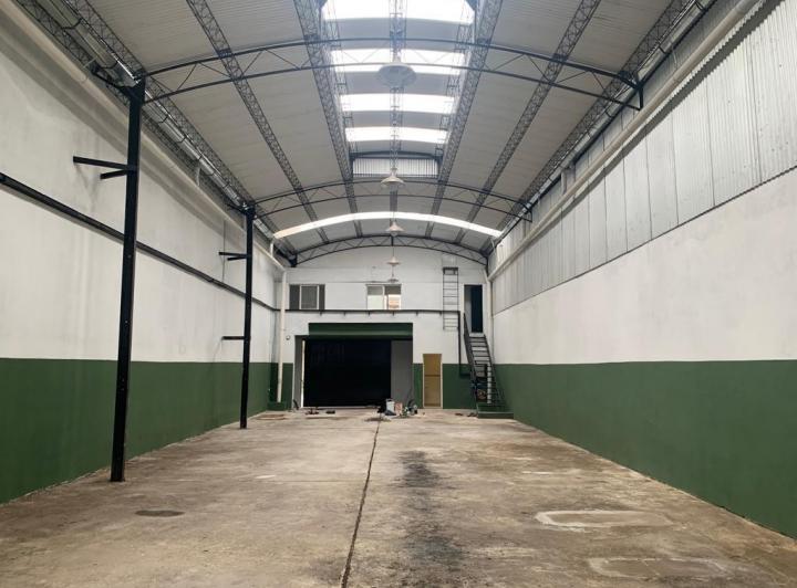 Bodega-Galpón · 330m²