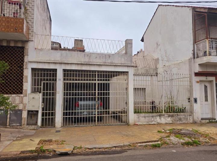 Local comercial · 130m² · 1 Ambiente · 1 Cochera