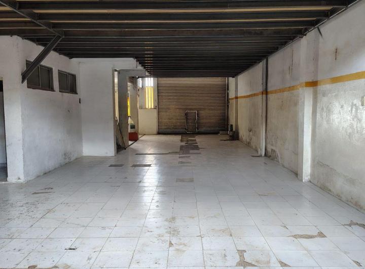 Bodega-Galpón · 200m² · 3 Ambientes · 1 Cochera