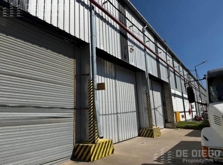 Depósito · 2400m²