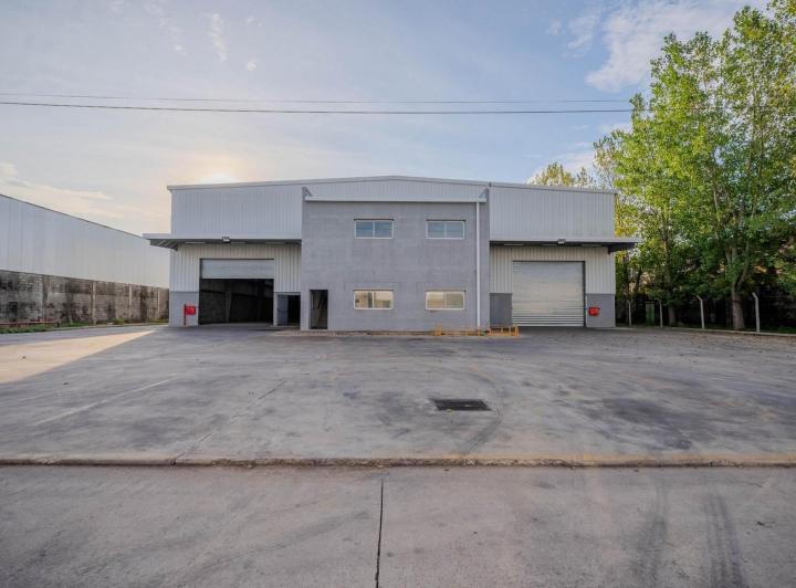 Bodega-Galpón · 1950m²