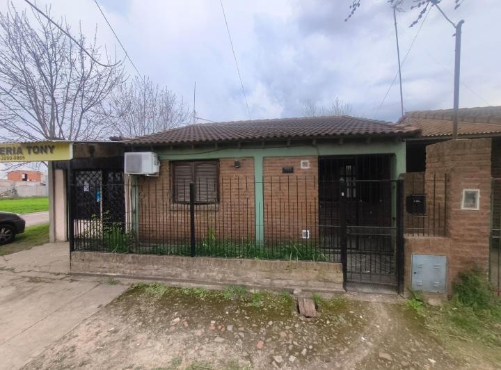 Casa · 100m² · 4 Ambientes · 5 Cocheras