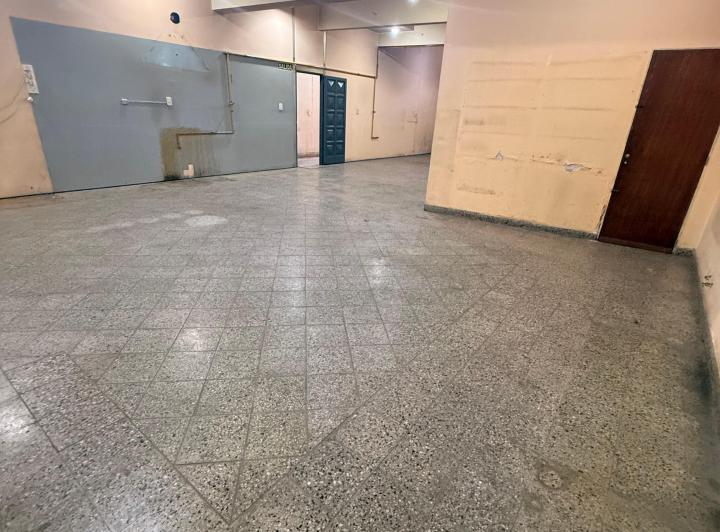 Local comercial · 298m²