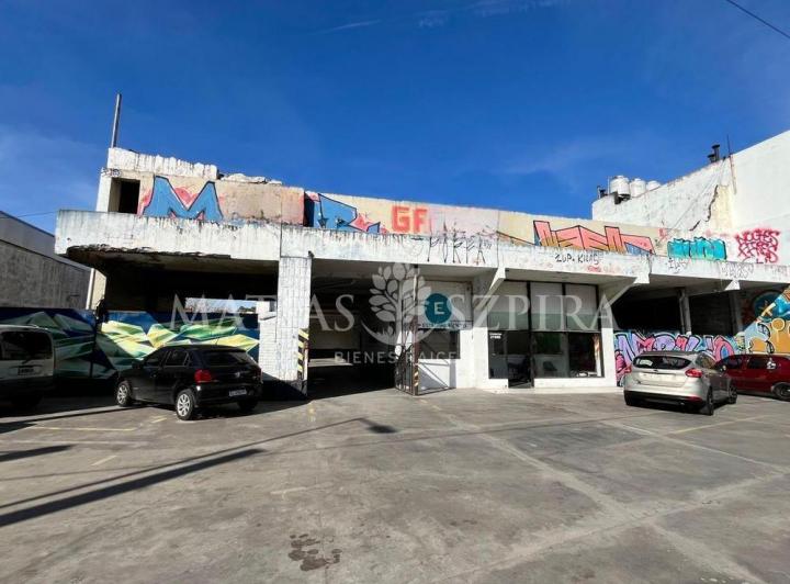 Depósito · 675m²