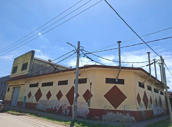 Bodega-Galpón · 900m² · 2 Cocheras