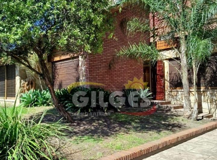 Local comercial · 300m² · 4 Ambientes · 2 Cocheras