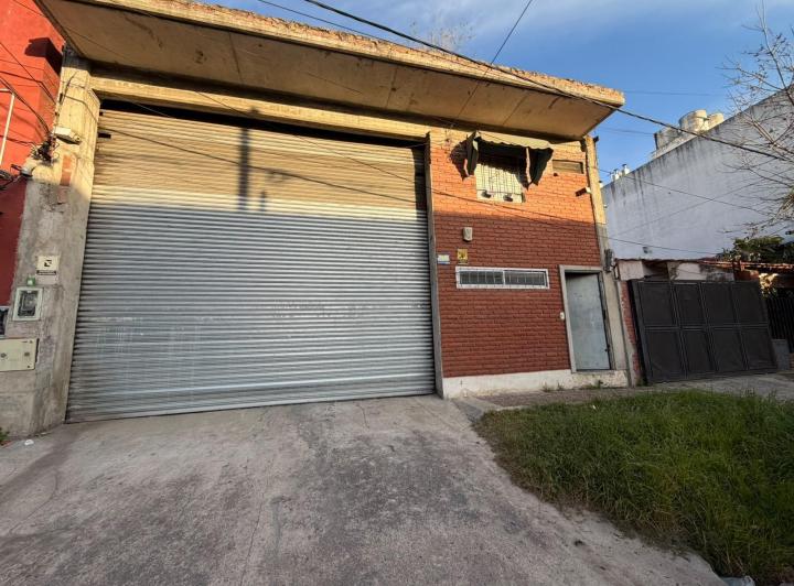 Bodega-Galpón · 350m² · 2 Cocheras
