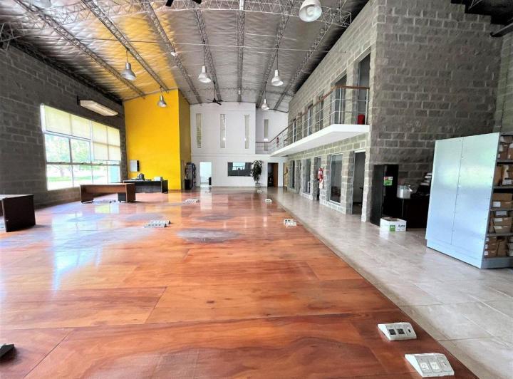 Oficina comercial · 650m² · 4 Cocheras