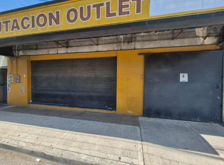 Depósito · 320m² · 2 Ambientes · 1 Cochera