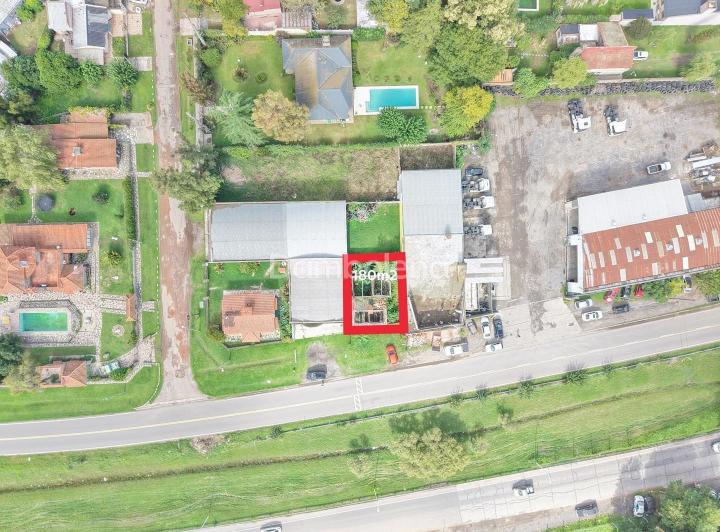 Terreno · 180m²