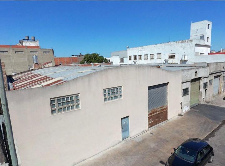 Bodega-Galpón · 580m² · 4 Ambientes · 10 Cocheras