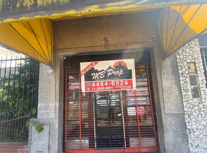 Local comercial · 28m² · 1 Ambiente · 2 Cocheras