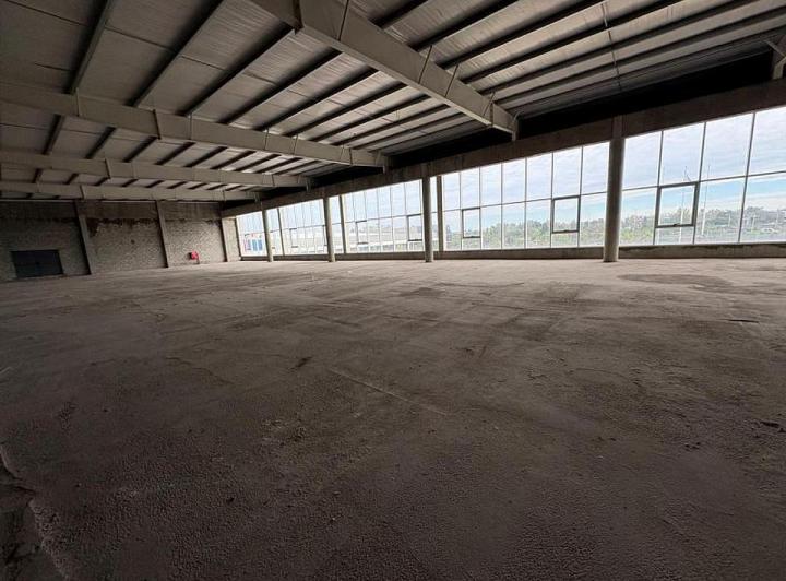 Local comercial · 54m² · 300 Cocheras