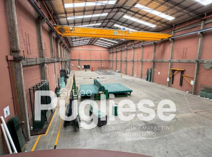 Local comercial · 2350m²