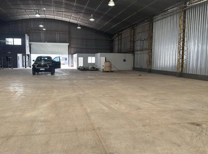 Bodega-Galpón · 2000m² · 4 Cocheras