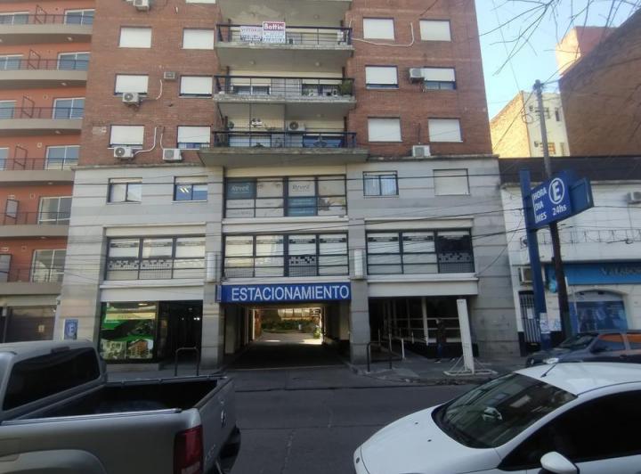 Oficina comercial · 213m² · 6 Ambientes · 1 Cochera