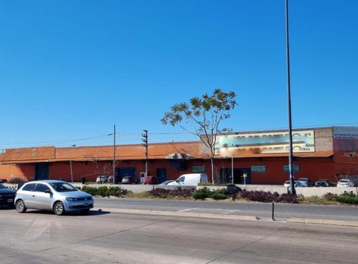 Depósito · 1400m²